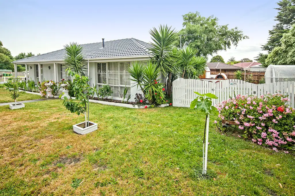 Main view of Homely house listing, 2 Smethurst Ave, Pakenham VIC 3810