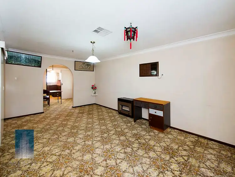 Fifth view of Homely house listing, 5 Mayo Court, Parkwood WA 6147