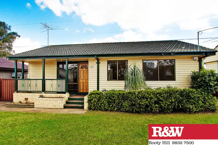 10 Finisterre Avenue, Whalan NSW 2770