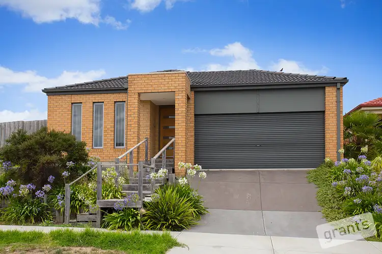 17 Yellow Gum Drive, Pakenham VIC 3810