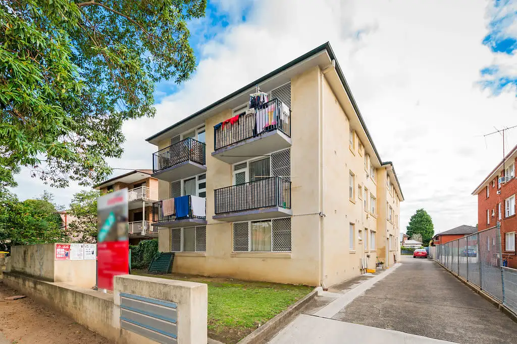 Main view of Homely unit listing, 6/6 Fourth Avenue, Campsie NSW 2194