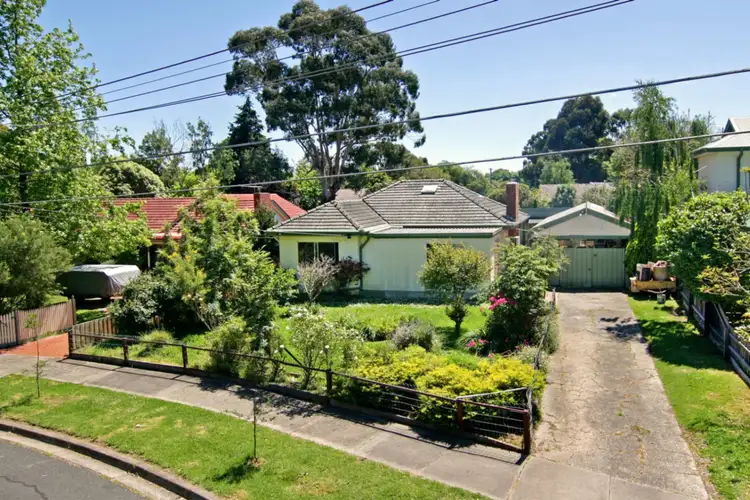 16 Byron Road, Kilsyth VIC 3137