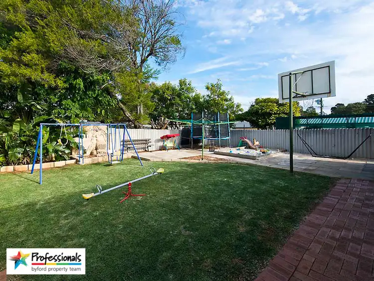 5 Ash Court, Armadale WA 6112