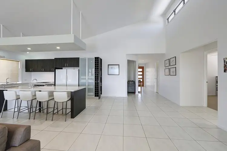 17 Woongoolbver Court, River Heads QLD 4655