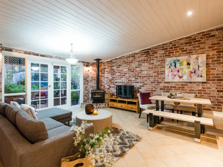 104 Queens Rd, South Guildford WA 6055