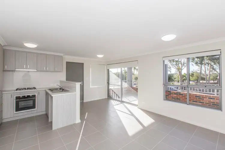 2/6 Page Avenue, Bentley WA 6102