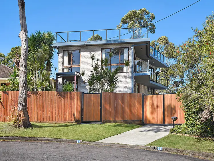 11 Omaru Cl, Nords Wharf NSW 2281