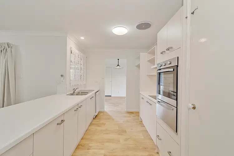 3 Clayton Drive, Edens Landing QLD 4207