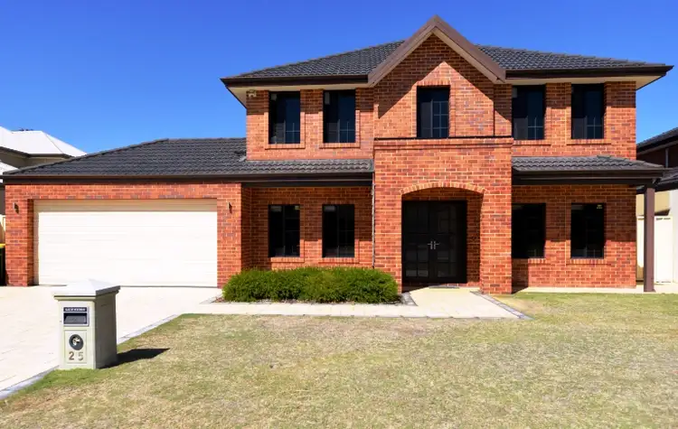 25 Litchfield Cres, Carramar WA 6031