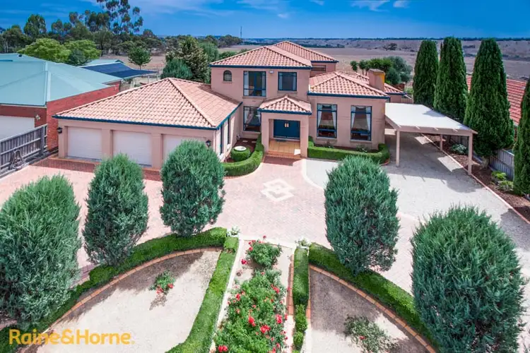 5 Hopbush Avenue, Sunbury VIC 3429