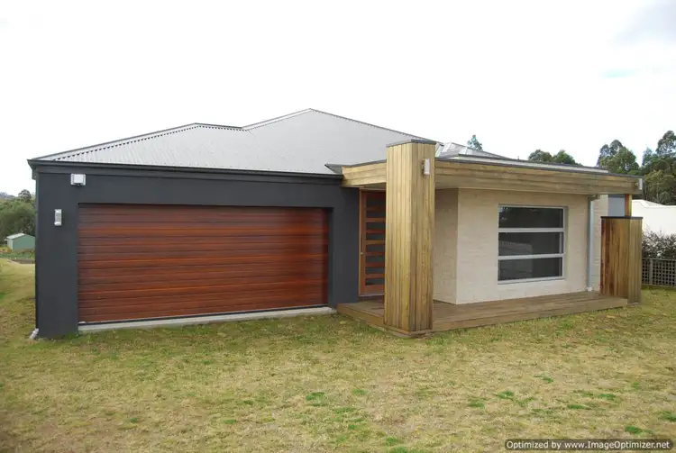 24 Flinns Road, Eastwood VIC 3875