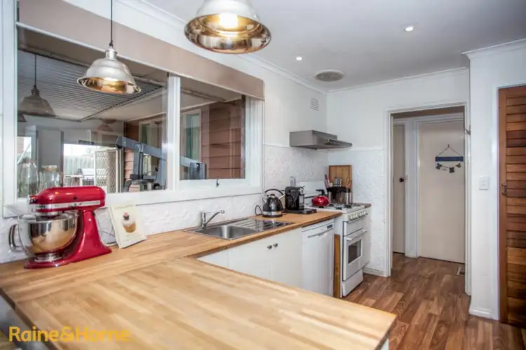 Fifth view of Homely house listing, 16 Plante court, Sunbury VIC 3429