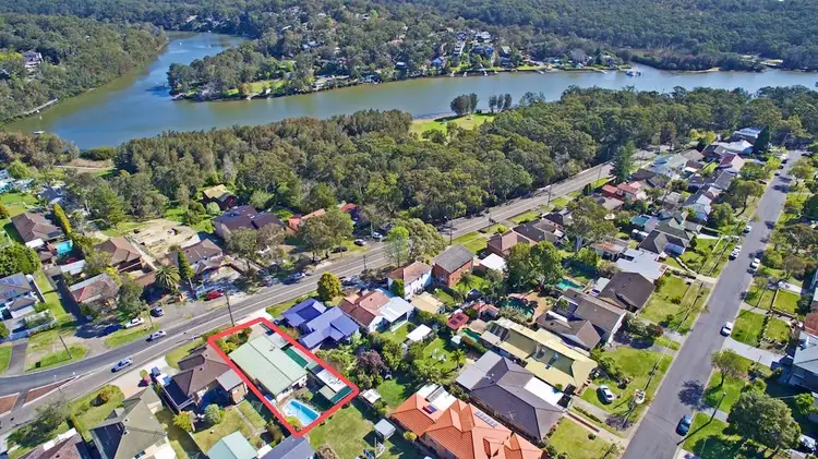 813 Henry Lawson  Drive, Picnic Point NSW 2213