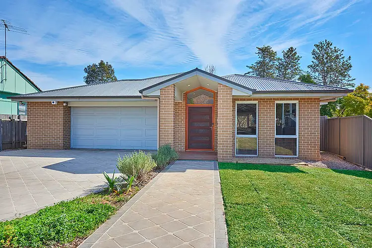 6 Macklin st, Pendle Hill NSW 2145