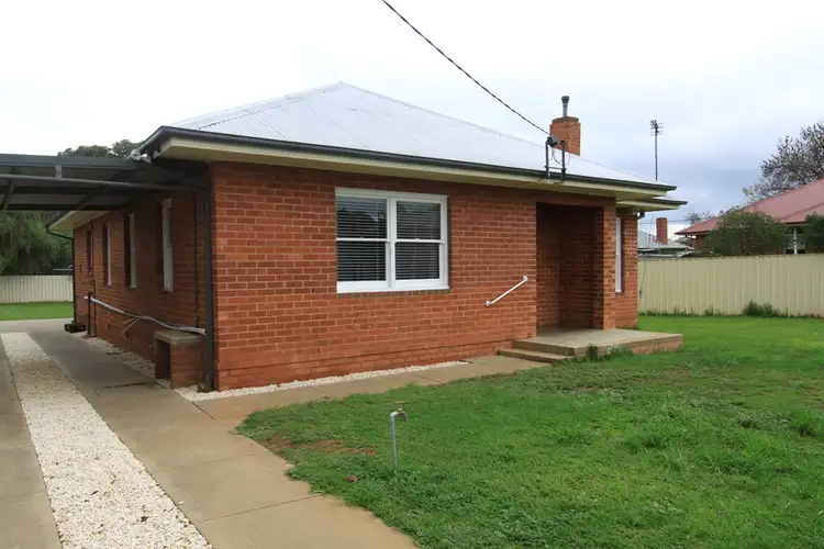 92 Fernleigh Road, Mount Austin NSW 2650