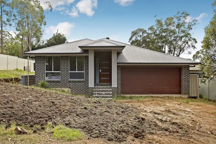 10 Ligar Street, Hill Top NSW 2575