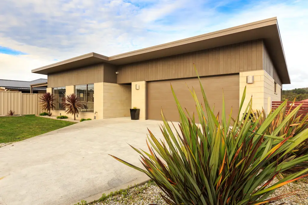 Main view of Homely house listing, 17 Queens Parade, Kingston TAS 7050