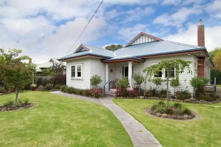 63 Commercial Road, Yarram VIC 3971