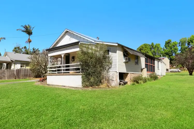 10 Cary Street, Wyoming NSW 2250