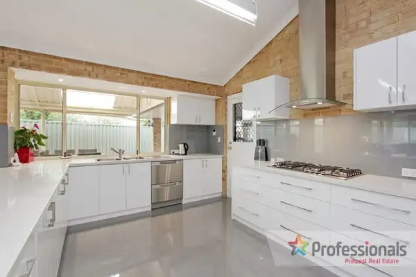 11 Turnbury Park Drive, Jandakot WA 6164