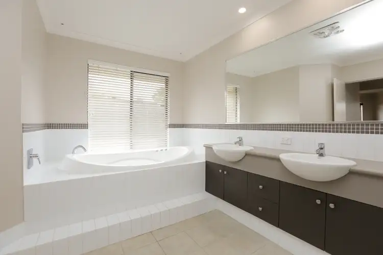 Fifth view of Homely house listing, 2 Filmer Place, Leeming WA 6149