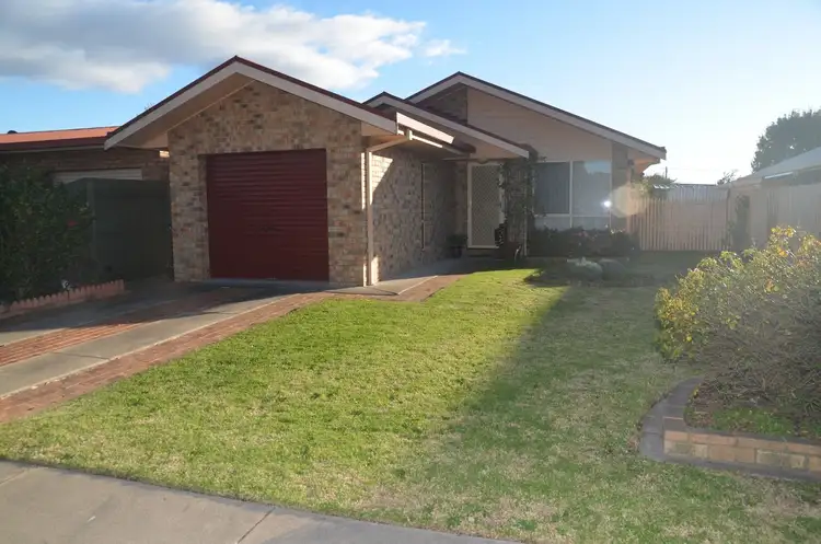2/94 WALLACE STREET, Bairnsdale VIC 3875