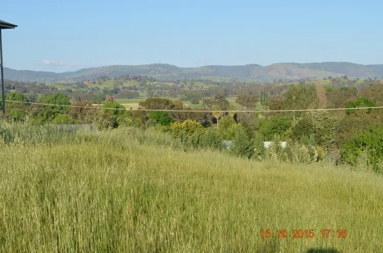 10 LINDBECK AVENUE, Tumut NSW 2720