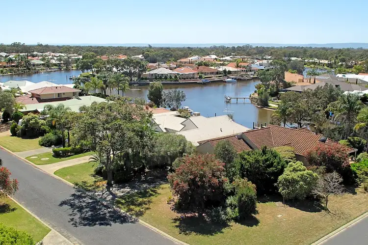 2 Robertson Grove, South Yunderup WA 6208