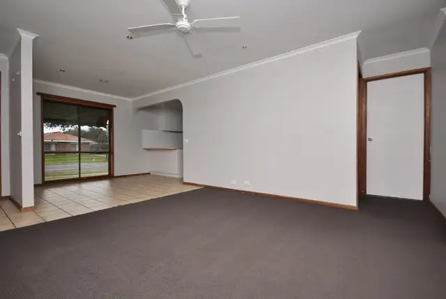 Fifth view of Homely unit listing, 1/108 Marshall Street, Wodonga VIC 3690