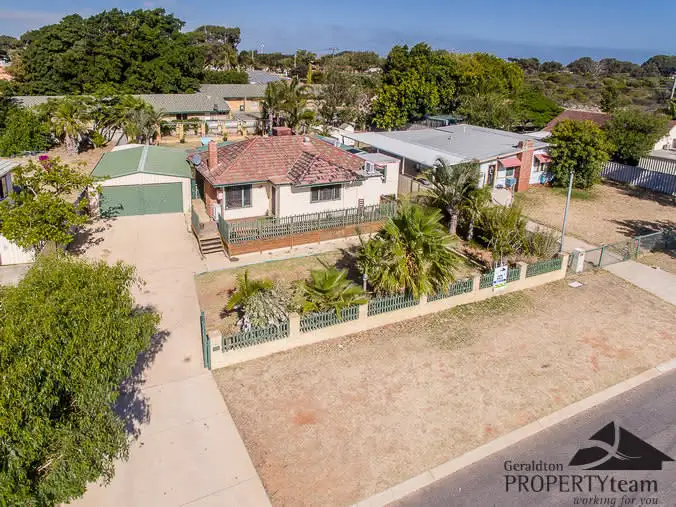 6 Crabbe Street, Rangeway WA 6530