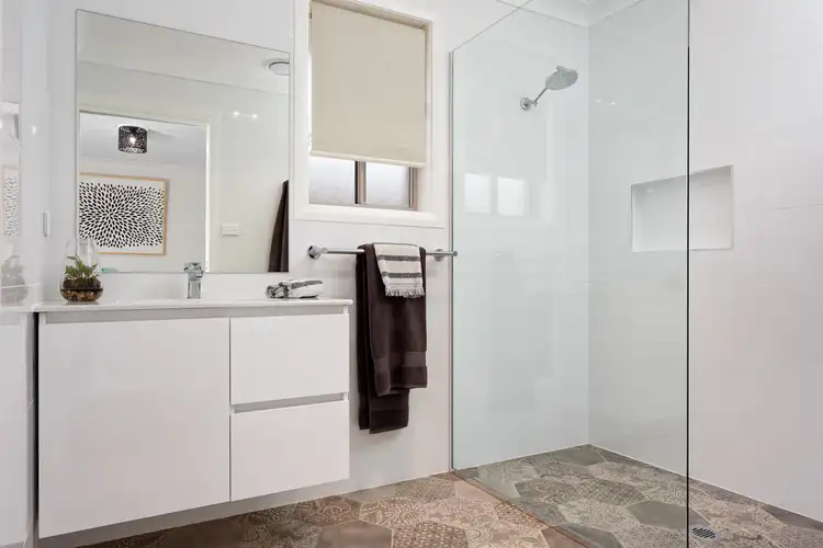 Sixth view of Homely house listing, 18 RAINBOW DR, Estella NSW 2650