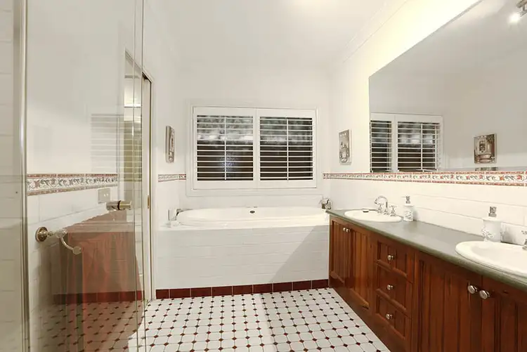 Sixth view of Homely house listing, 5 Mandurah Chase, Berwick VIC 3806