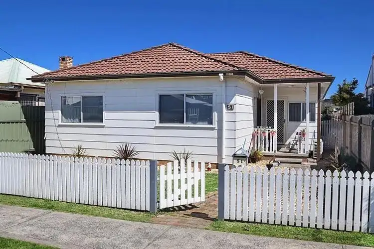 51 Barrenjoey Road, Ettalong Beach NSW 2257