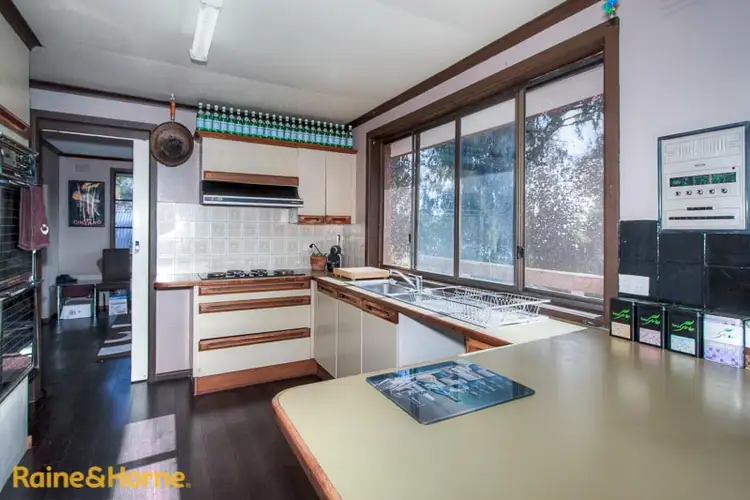 Second view of Homely house listing, 4 Heysen Drive, Sunbury VIC 3429