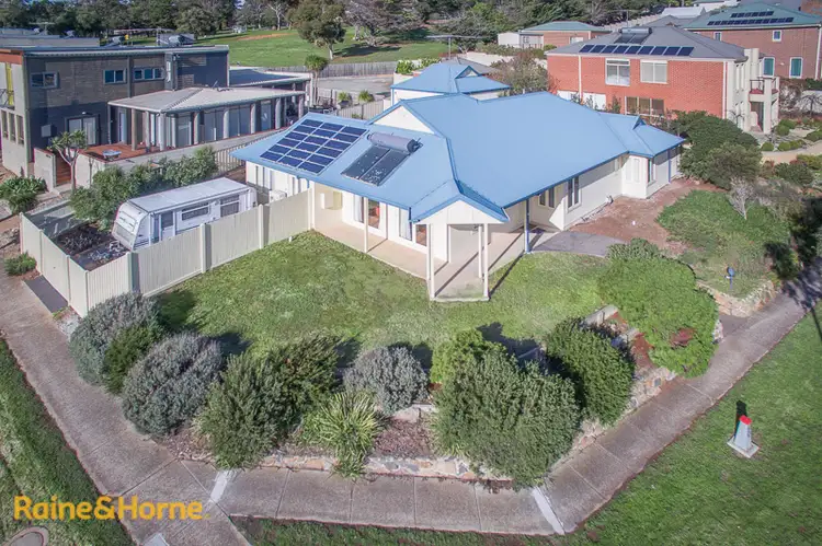 13 Outlook Way, Sunbury VIC 3429