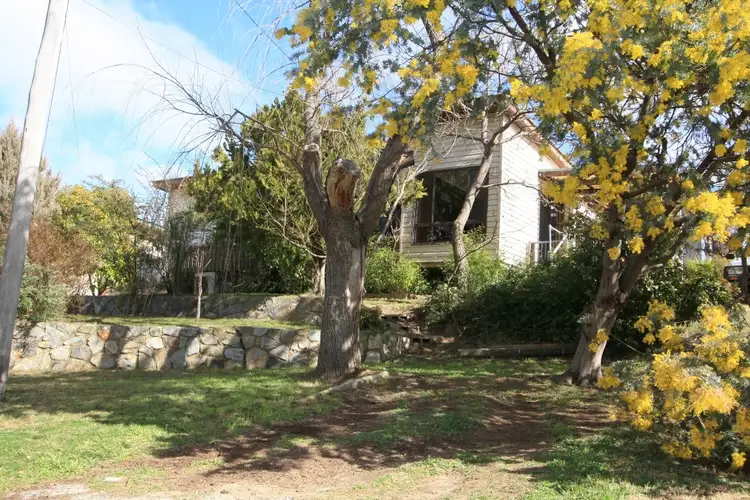 37 Crisp Street, Cooma NSW 2630