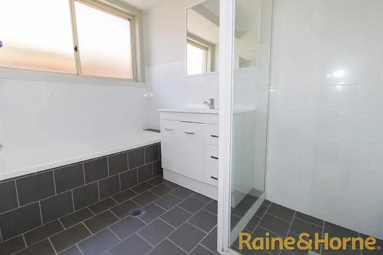 Sixth view of Homely house listing, 28 Windsor Parade, Dubbo NSW 2830