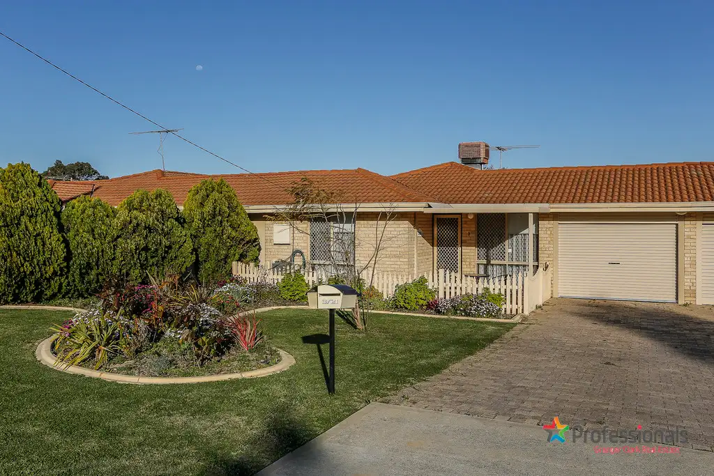 Main view of Homely villa listing, Unit 3/21 Berkshire Drive, Beldon WA 6027