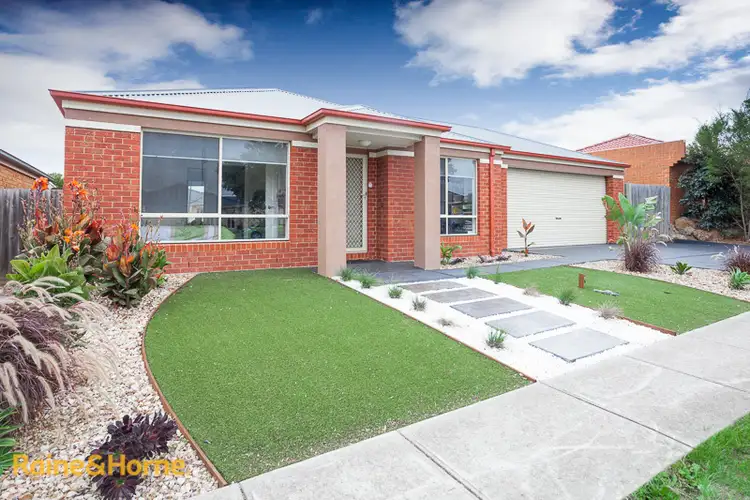 8 McCosker St, Sunbury VIC 3429