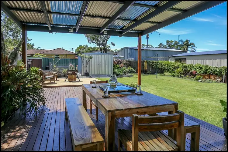 17 Queens Road, Lake Munmorah NSW 2259