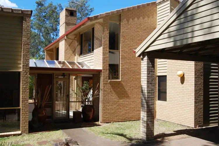 8 Thomas Court, Cashmere QLD 4500