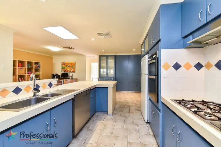 Fifth view of Homely house listing, 6 Yarra Close, Willetton WA 6155