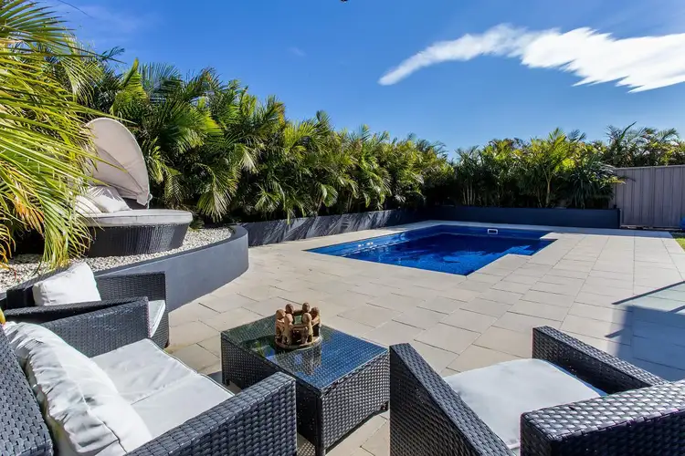 31 Pacific Street, Caves Beach NSW 2281