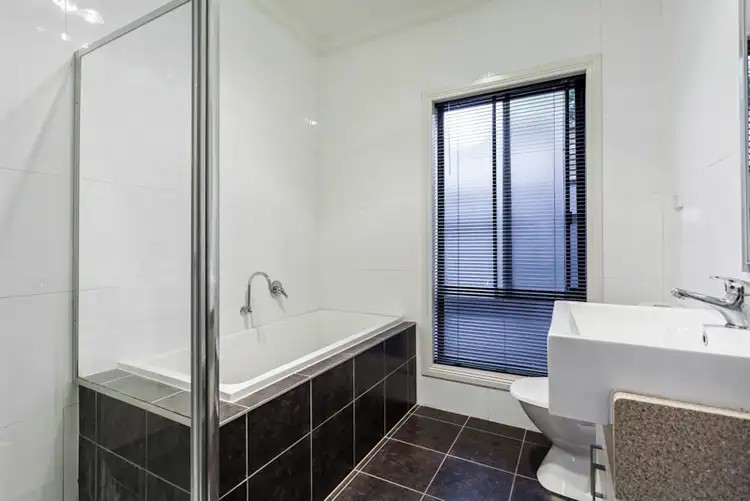 Sixth view of Homely unit listing, 2/1 Conifer Avenue, Brooklyn VIC 3012
