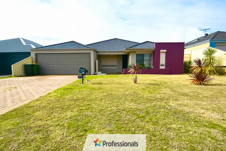 4 Pelora View, Lakelands WA 6180