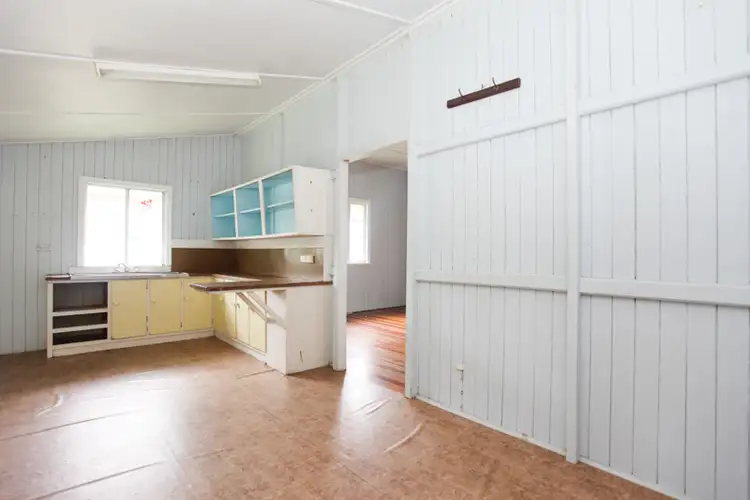 17 Mary Street, Mirani QLD 4754