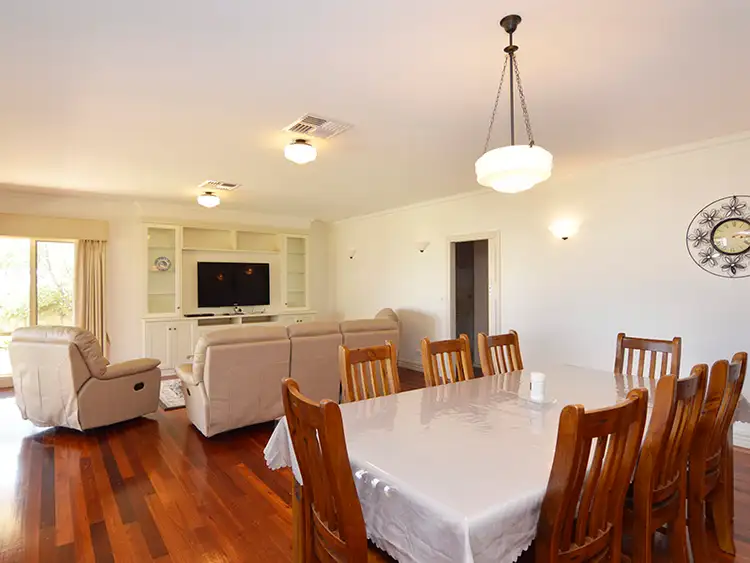 Sixth view of Homely house listing, 5 Touriga Court, Mildura VIC 3500