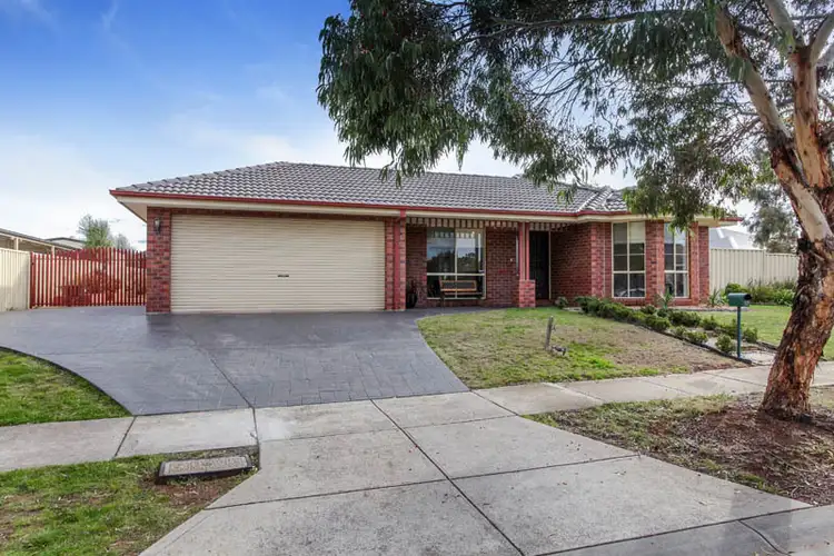 17 Victoria Avenue, Kurunjang VIC 3337