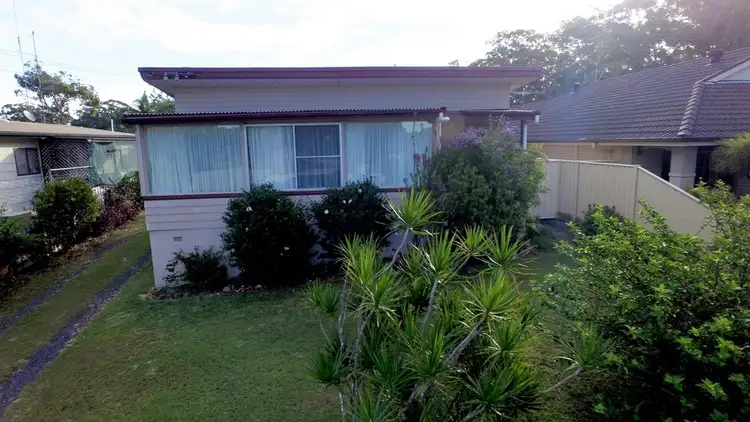 15 Crawley Avenue, Lemon Tree Passage NSW 2319