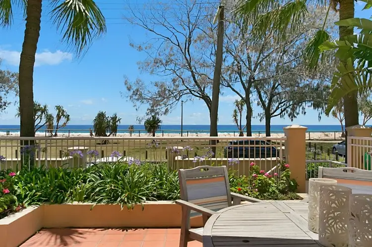 40/122 'La Grande' Old Burleigh Road, Broadbeach QLD 4218
